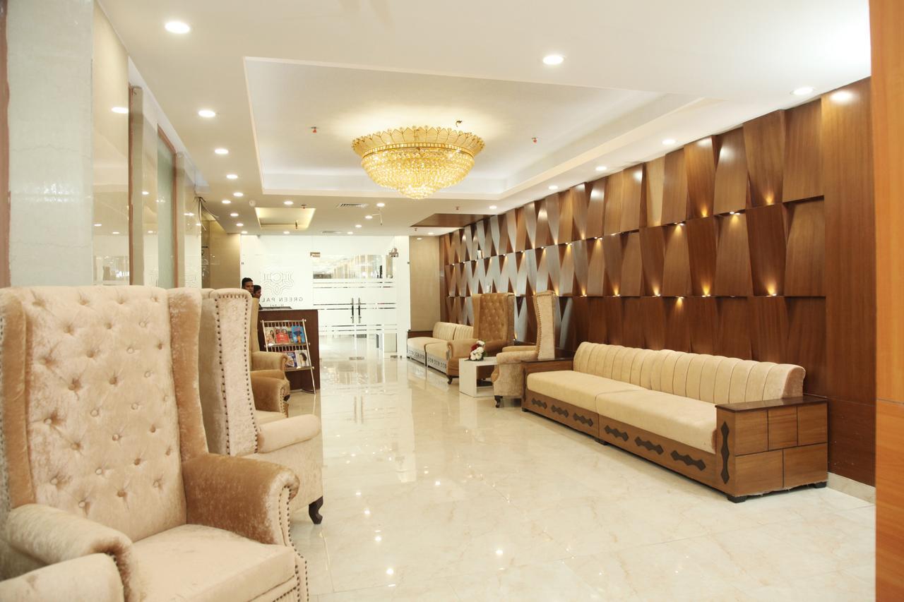 Green Palms Hotel デリー エクステリア 写真
