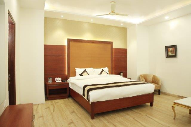 Green Palms Hotel デリー エクステリア 写真